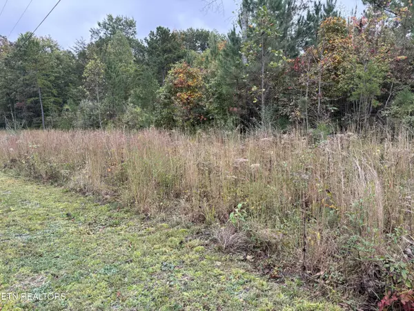 Everett LN, Robbins, TN 37852