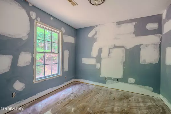 Maryville, TN 37803,1817 Hughes LOOP