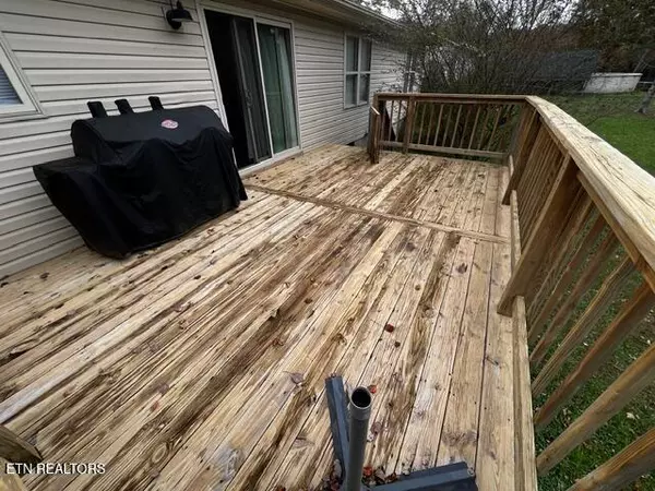 Crossville, TN 38555,239 Golden Brook DR