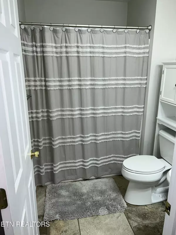 Maryville, TN 37803,1007 Huntington Pl DR