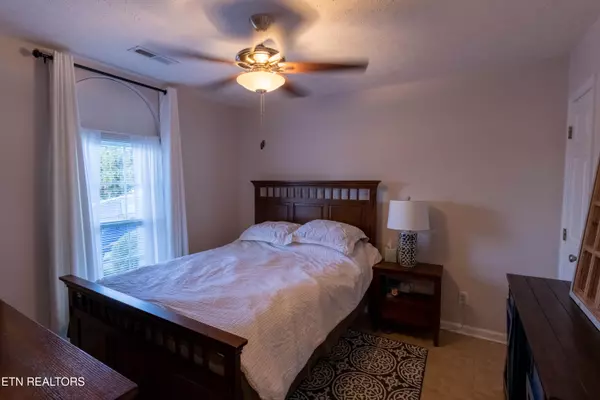 Knoxville, TN 37909,6800 Pemmbrooke Shire LN