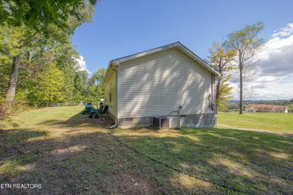 Clinton, TN 37716,174 Volunteer LN