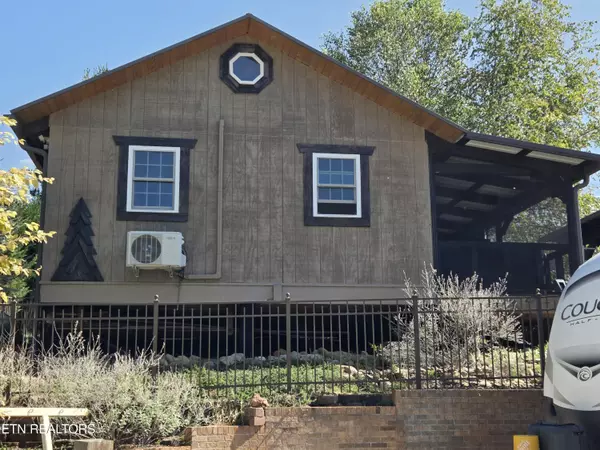 Maryville, TN 37801,402 Golf View DR