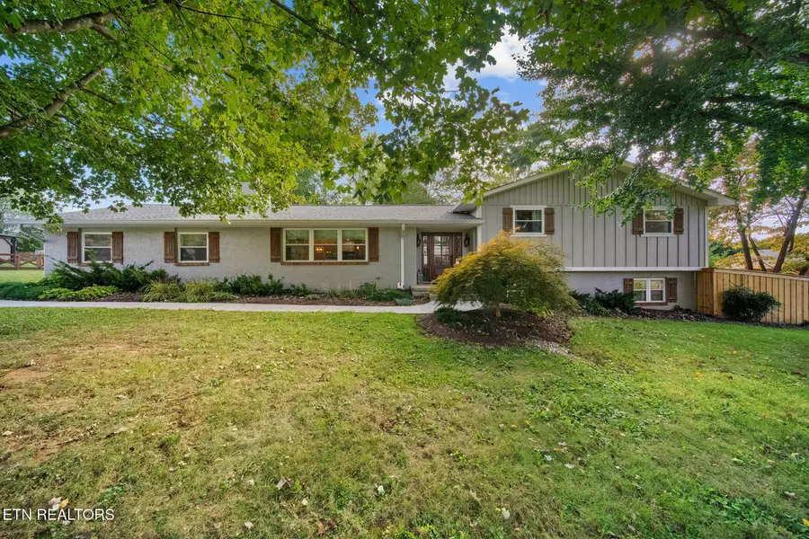 8220 Bennington DR, Knoxville, TN 37909