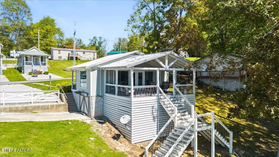 758 Indian River Boat Dock Rd, Jacksboro, TN 37757