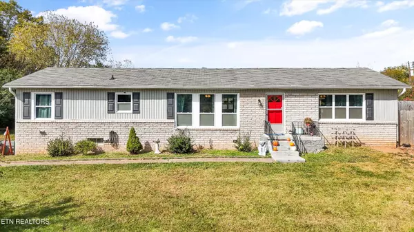 2401 Capri DR, Knoxville, TN 37912