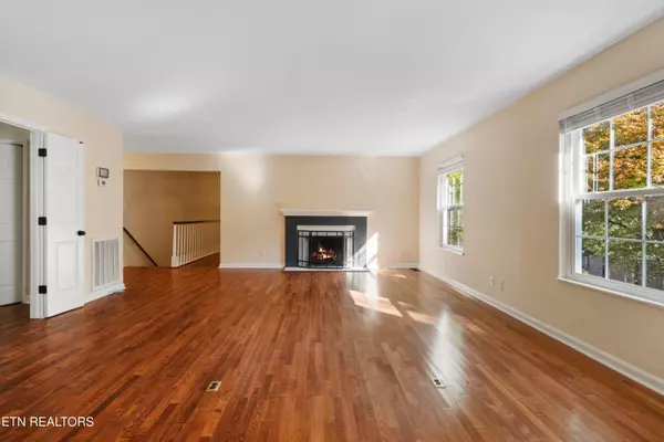 Oak Ridge, TN 37830,111 Baypath DR