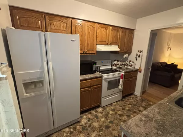 Oneida, TN 37841,530 Pine Creek Rd