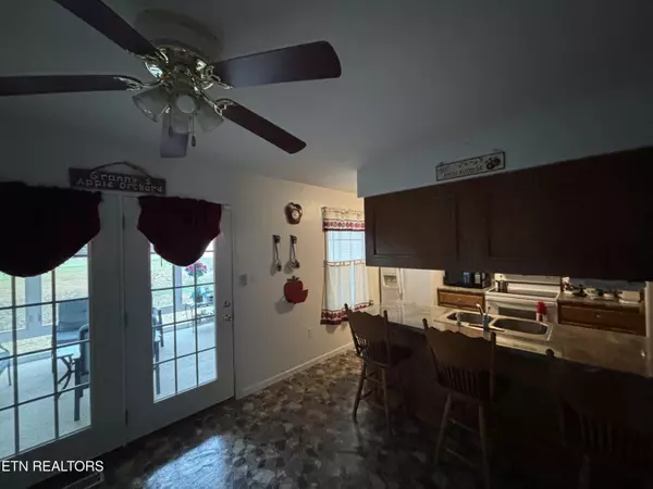 Oneida, TN 37841,530 Pine Creek Rd