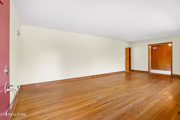 Knoxville, TN 37914,4920 Shady Dell Tr