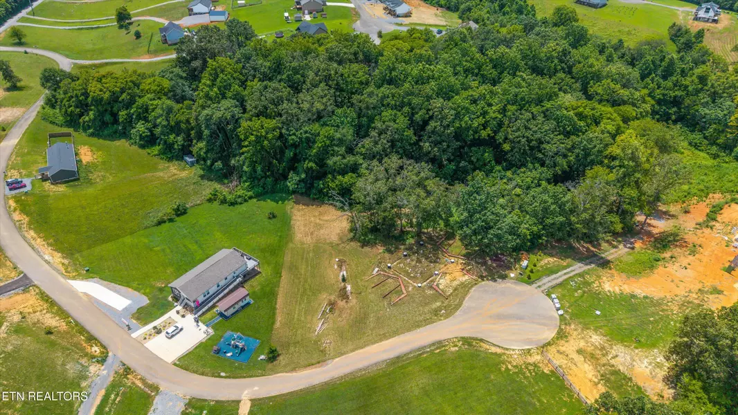 Siesta Dr, Newport, TN 37821