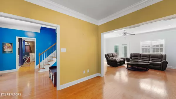 Knoxville, TN 37918,6108 Fresh Garden DR