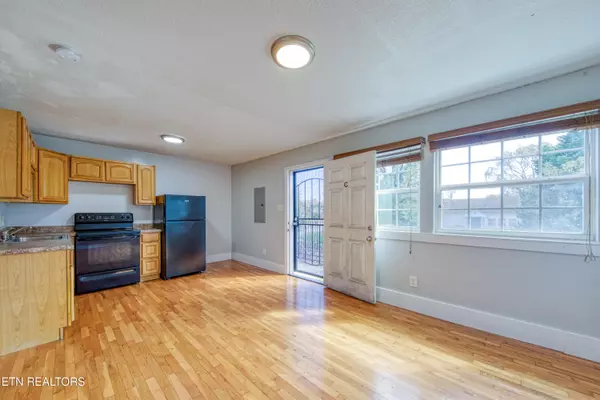 Knoxville, TN 37917,2359 E 5th Avenue