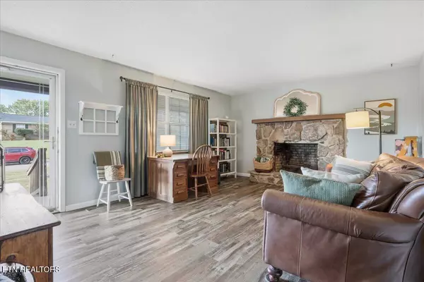 Maryville, TN 37803,2032 Independence DR