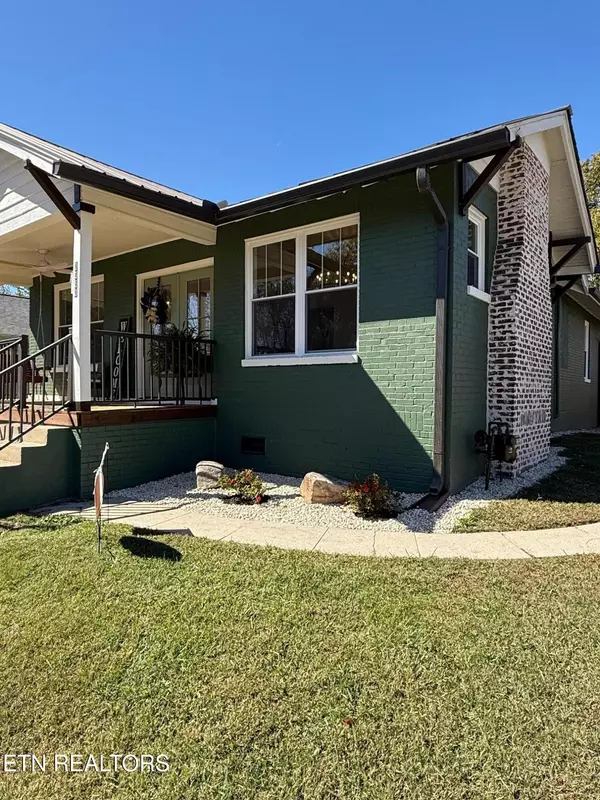 Knoxville, TN 37917,2353 Parkview Ave