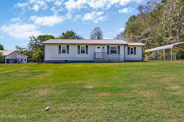 914 Renfro Rd, Harriman, TN 37748