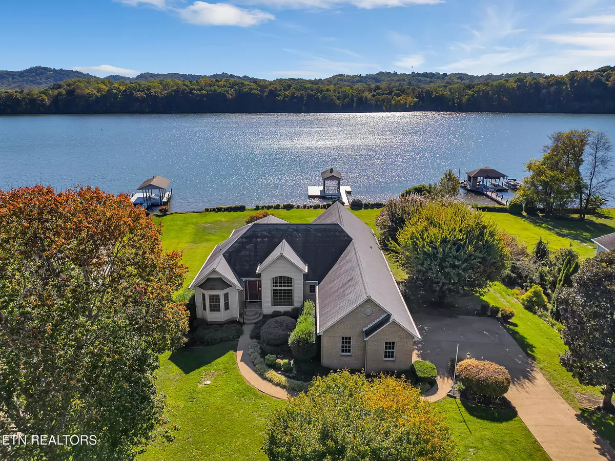 Loudon, TN 37774,143 Saligugi WAY