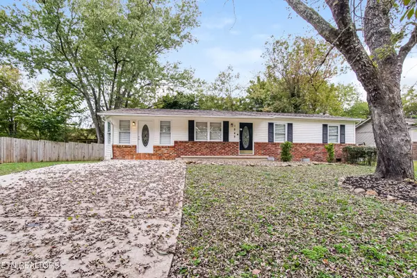 Knoxville, TN 37923,1049 Roswell Rd