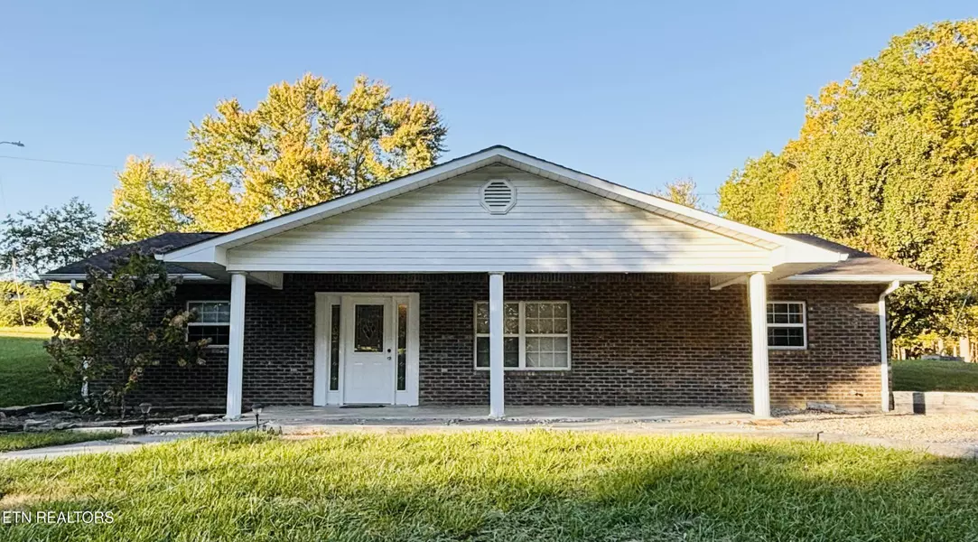 702 Iris Ave, Jamestown, TN 38556