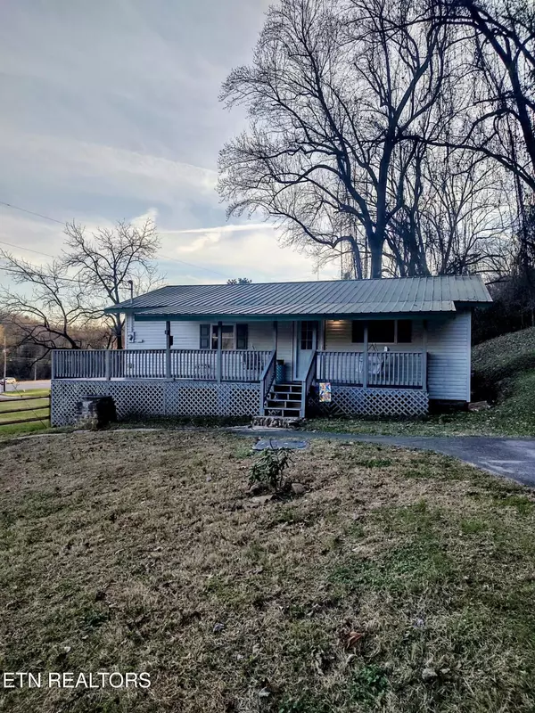 414 Hen Valley Rd, Oliver Springs, TN 37840