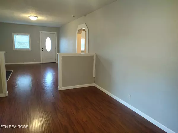 Oliver Springs, TN 37840,414 Hen Valley Rd