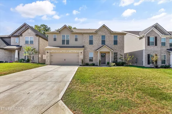 8630 Yellow Aster Rd, Knoxville, TN 37931