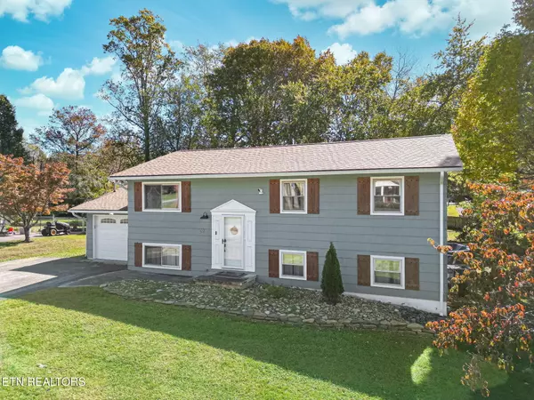 Knoxville, TN 37918,4320 Lonor DR