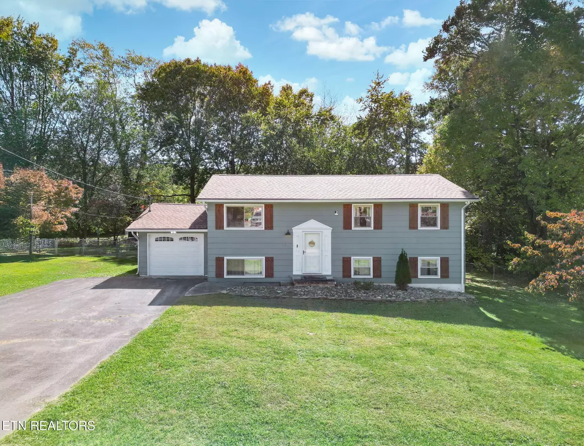 Knoxville, TN 37918,4320 Lonor DR