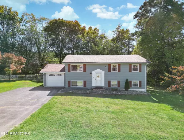 4320 Lonor DR, Knoxville, TN 37918
