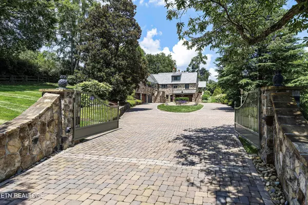 Knoxville, TN 37919,6203 Westland DR