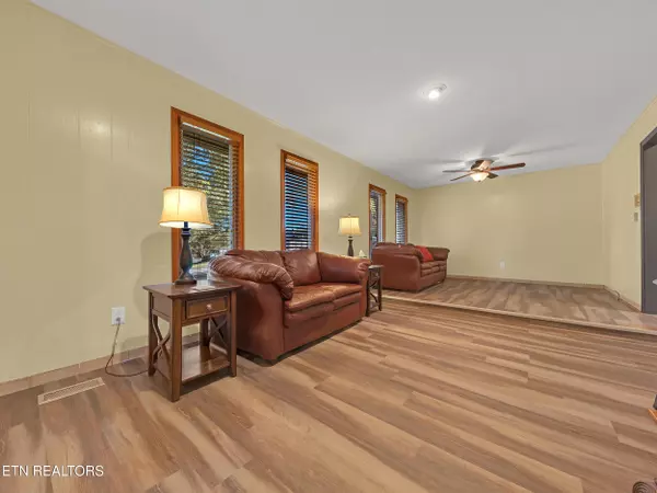 Louisville, TN 37777,4868 TVA Lab Rd