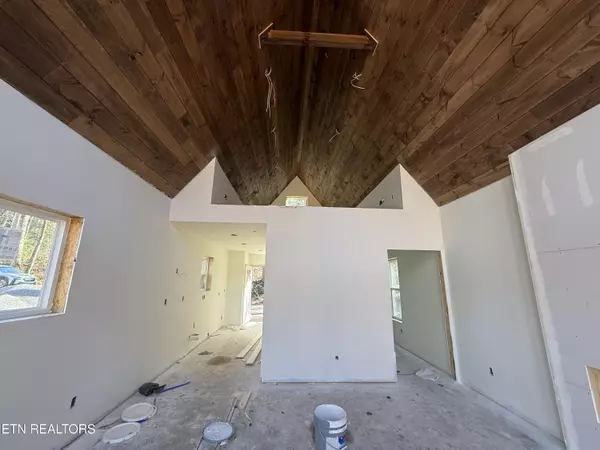 Gatlinburg, TN 37738,240 Braydens WAY