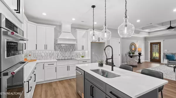 Maryville, TN 37803,411 Peterson LN