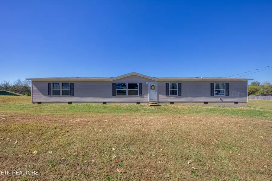221 Woodby Fridley Rd, Sweetwater, TN 37874