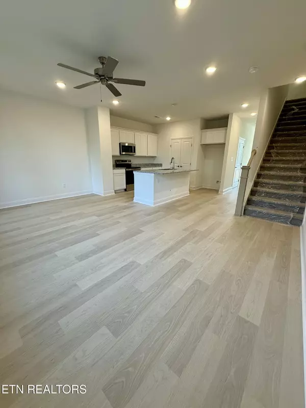 Maryville, TN 37804,1806 Bennett Village DR