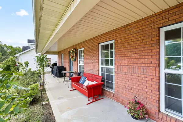 Maryville, TN 37801,1511 Mayapple DR