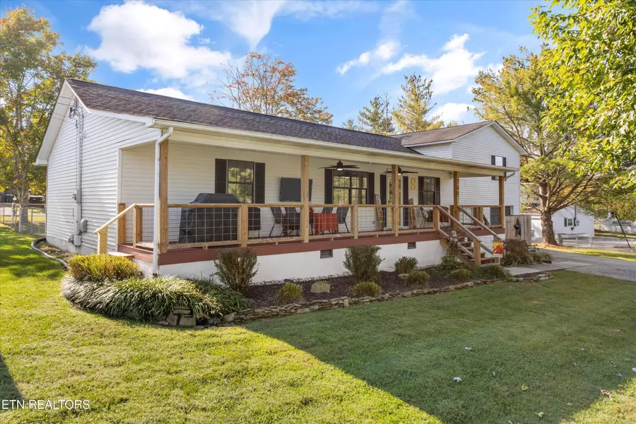 140 Ruth St, Corryton, TN 37721