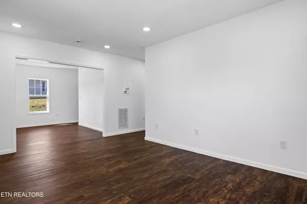 Lenoir City, TN 37771,415 1St Ave