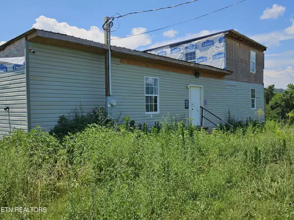 400 Shaddon Rd, Tellico Plains, TN 37385