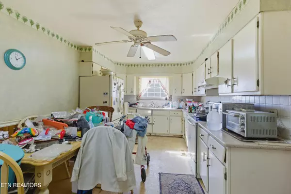 Maryville, TN 37804,3521 Sevierville Rd