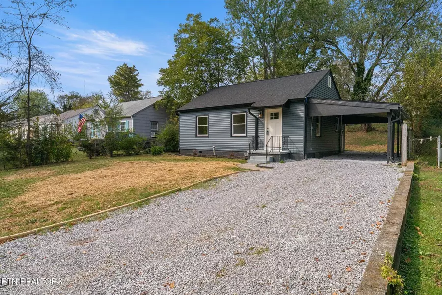 2801 Boright PL, Knoxville, TN 37917