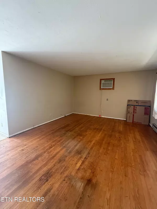 Strawberry Plains, TN 37871,8816 Ruggles Ferry PIKE