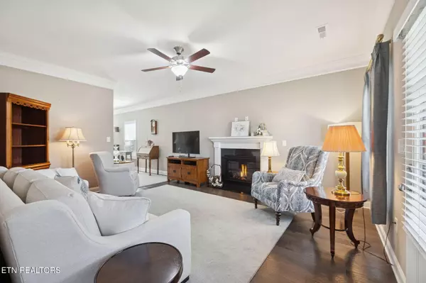 Oak Ridge, TN 37830,106 Elderberry St