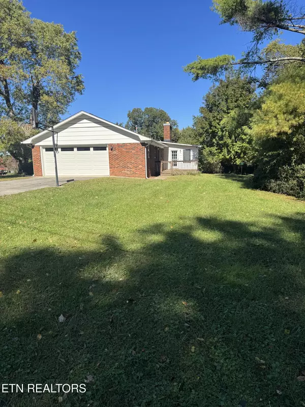 Knoxville, TN 37922,128 Essex DR