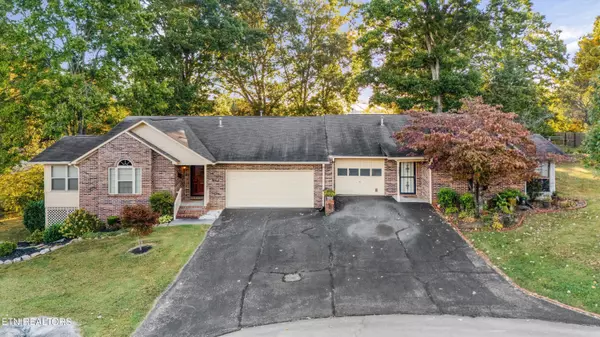 1231 Karina CIR, Maryville, TN 37804