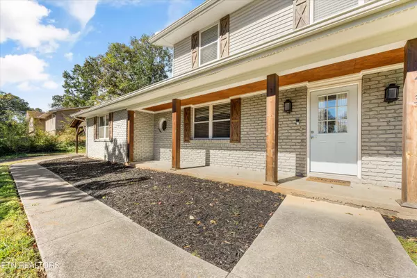 Knoxville, TN 37909,5413 Smoky Trail Tr