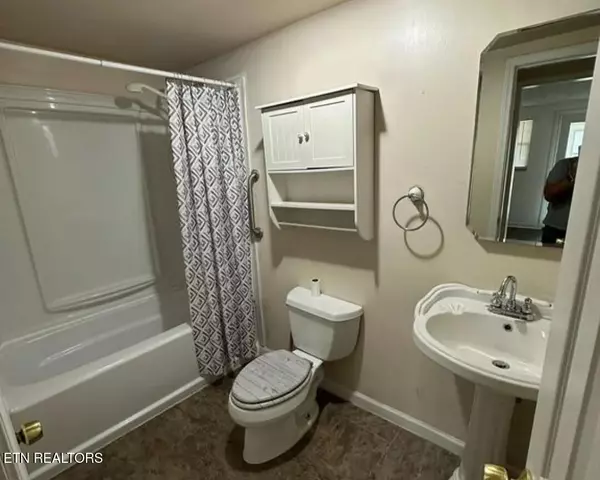 Knoxville, TN 37920,1303 Chestnut St