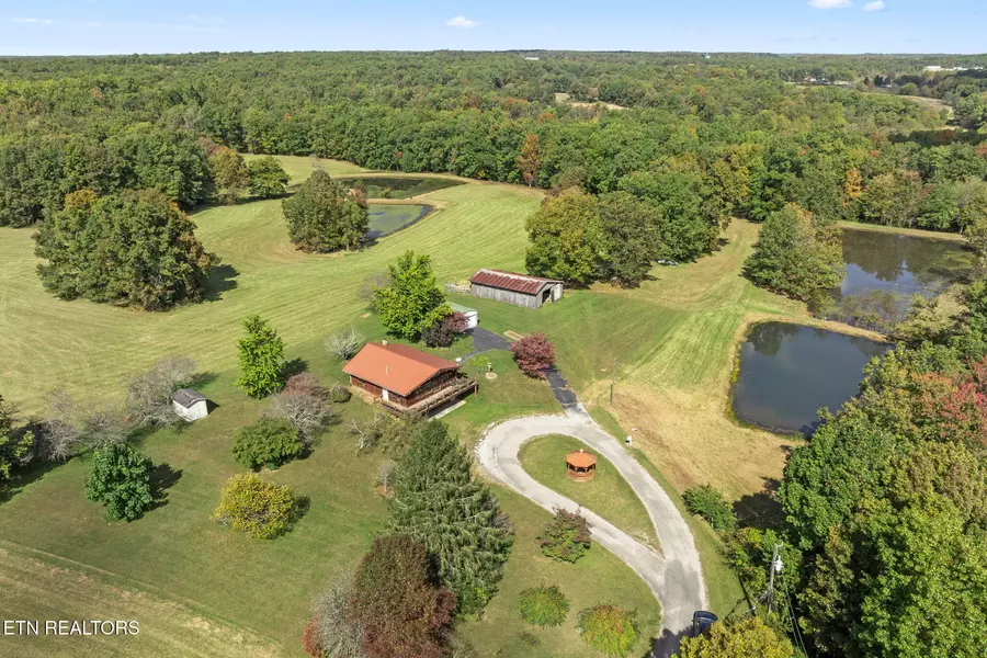 384 Miller CT, Crossville, TN 38571