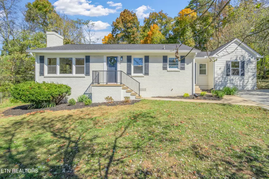 6102 Kaywood Rd, Knoxville, TN 37920