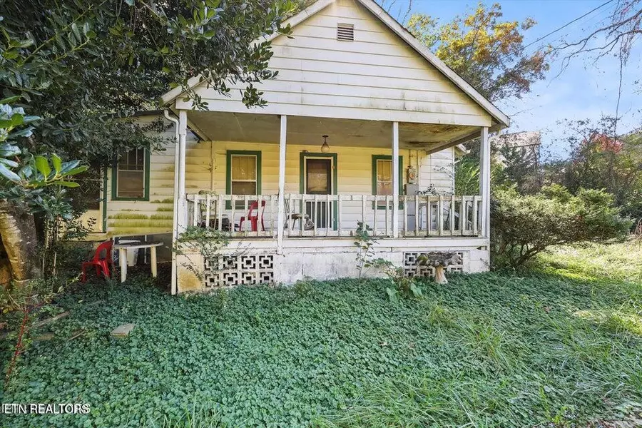 10808 Sam Lee Rd, Knoxville, TN 37932